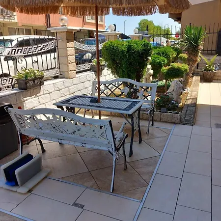 酒店 семеен вермона 2*